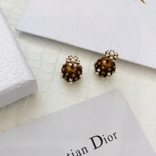 【DIOR】 ディオール ファッションスタイルのイヤリング 【DIOR】 ディオール ファッションスタイルのイヤリング