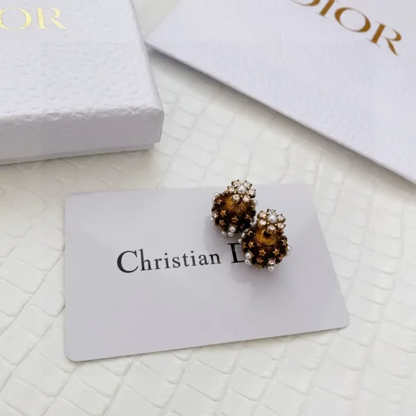【DIOR】 ディオール ファッションスタイルのイヤリング 【DIOR】 ディオール ファッションスタイルのイヤリング