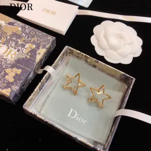 【DIOR】ディオール ファッションスタイルのイヤリング 【DIOR】ディオール ファッションスタイルのイヤリング