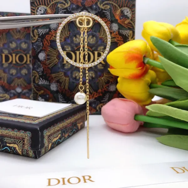 【DIOR】ディオール  ファッションスタイルのイヤリング
