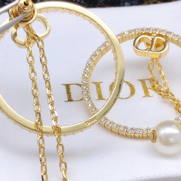 【DIOR】ディオール  ファッションスタイルのイヤリング