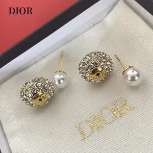 【DIOR】ディオール ファッションスタイルのイヤリング 【DIOR】ディオール ファッションスタイルのイヤリング