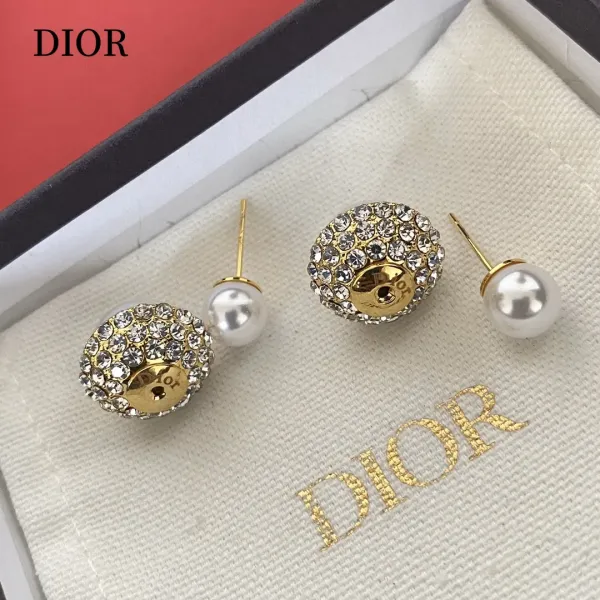 【DIOR】ディオール  ファッションスタイルのイヤリング