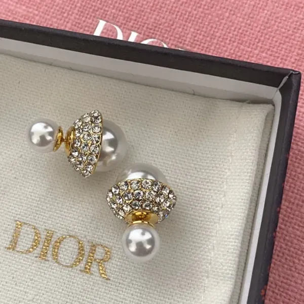【DIOR】ディオール  ファッションスタイルのイヤリング