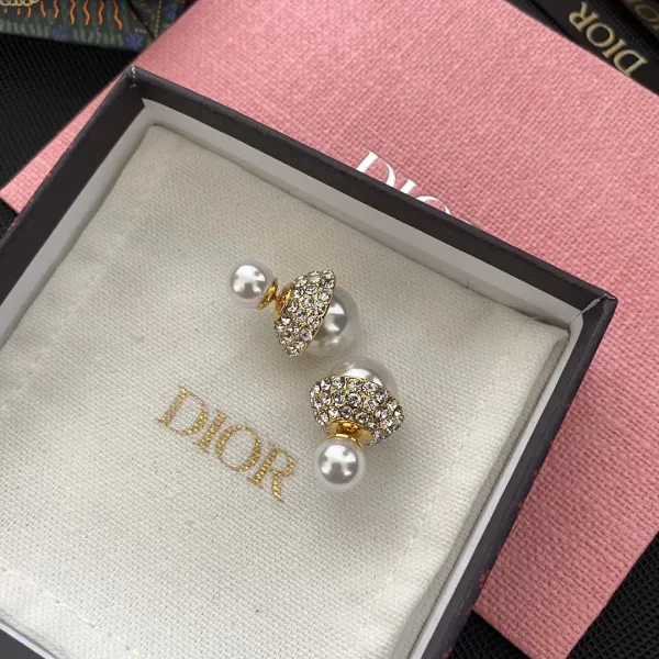 【DIOR】ディオール  ファッションスタイルのイヤリング
