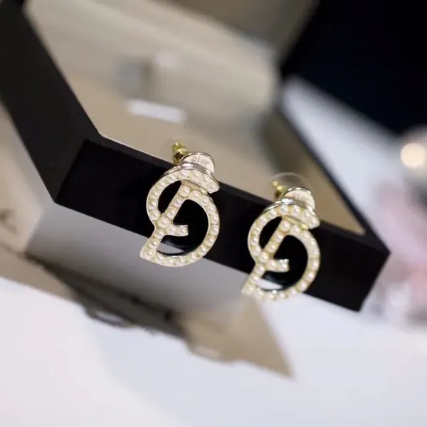 【DIOR】 ディオール ファッションスタイルのイヤリング 【DIOR】 ディオール ファッションスタイルのイヤリング