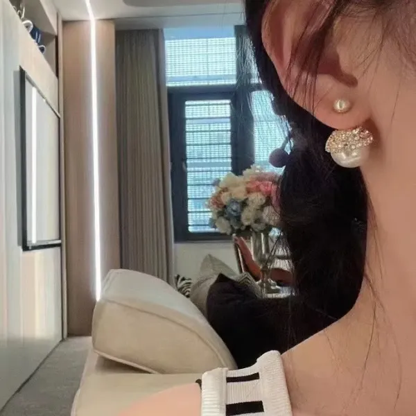 【DIOR】 ディオール ファッションスタイルのイヤリング 【DIOR】 ディオール ファッションスタイルのイヤリング