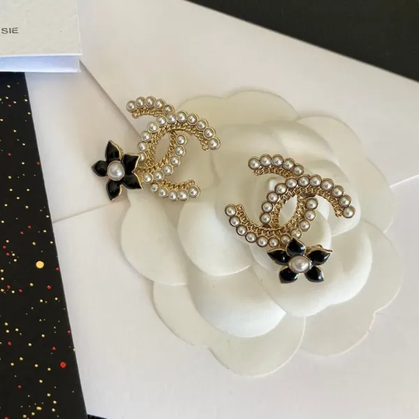 【CHANEL 】 シャネル ファッションスタイルのイヤリング 【CHANEL 】 シャネル ファッションスタイルのイヤリング
