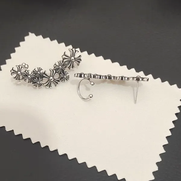 【CHROME HEARTS】 クロムハーツ ファッションスタイルのイヤリング 【CHROME HEARTS】 クロムハーツ ファッションスタイルのイヤリング
