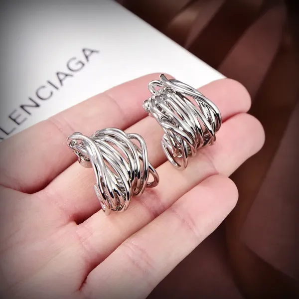 【BALENCIAGA 】 バレンシアガ ファッションスタイルのイヤリング 【BALENCIAGA 】 バレンシアガ ファッションスタイルのイヤリング