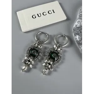 【GUCCI】クッチ レトロなコートスタイルのイヤリング、クラシックでエレガント、デザインセンスがいっぱい、レトロでゴージャス 【GUCCI】クッチ レトロなコートスタイルのイヤリング、クラシックでエレガント、デザインセンスがいっぱい、レトロでゴージャス