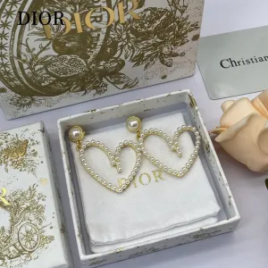 【DIOR】ディオール ファッションスタイルのイヤリング 【DIOR】ディオール ファッションスタイルのイヤリング