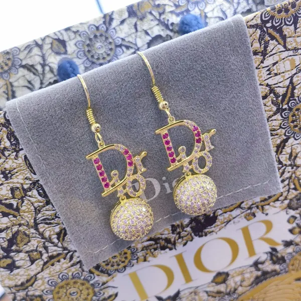 【DIOR】ディオール ファッションスタイルのイヤリング 【DIOR】ディオール ファッションスタイルのイヤリング