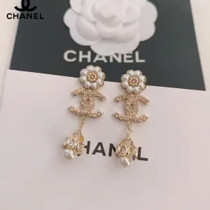 【CHANEL】シャネル  最新のパールフラワーイヤリング