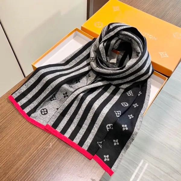 【LOUIS VUITTON ルイヴィトン】スカーフ 180*32CM 241207 【LOUIS VUITTON ルイヴィトン】スカーフ 180*32CM 241207