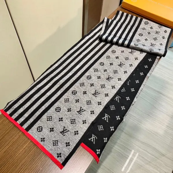 【LOUIS VUITTON ルイヴィトン】スカーフ 180*32CM 241207 【LOUIS VUITTON ルイヴィトン】スカーフ 180*32CM 241207