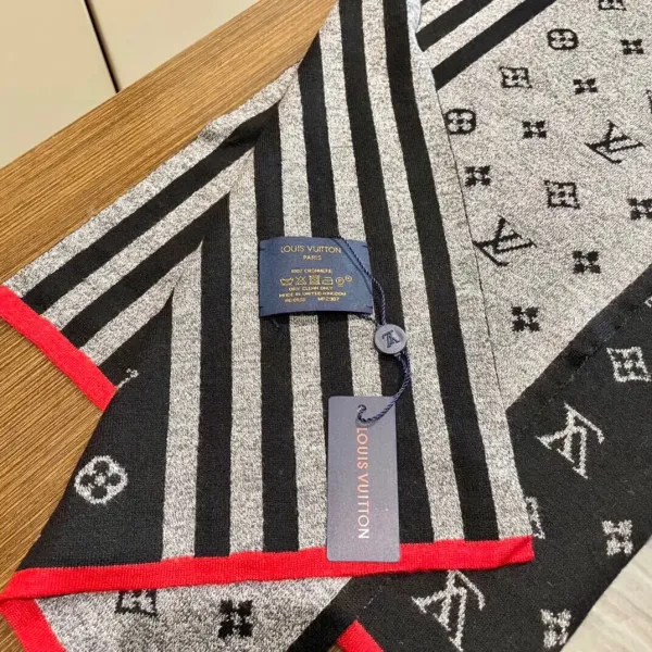 【LOUIS VUITTON ルイヴィトン】スカーフ 180*32CM 241207 【LOUIS VUITTON ルイヴィトン】スカーフ 180*32CM 241207