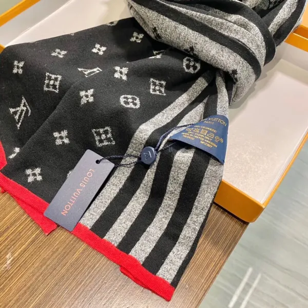 【LOUIS VUITTON ルイヴィトン】スカーフ 180*32CM 241207 【LOUIS VUITTON ルイヴィトン】スカーフ 180*32CM 241207