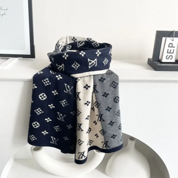 【LOUIS VUITTON   ルイヴィトン】スカーフ 186*34CM   241207