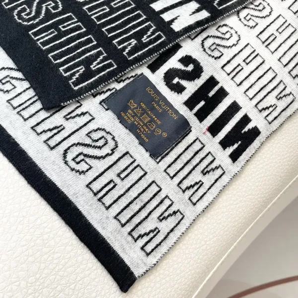 【LOUIS VUITTON   ルイヴィトン】スカーフ 186*34CM   241207