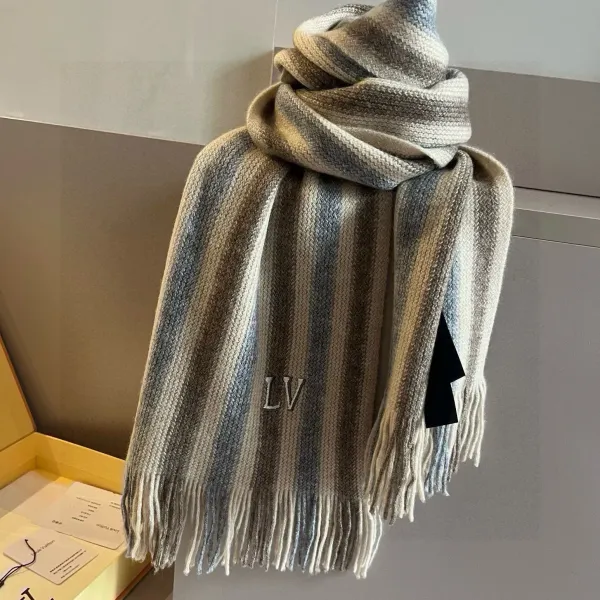 【LOUIS VUITTON ルイヴィトン】スカーフ 35*180CM 241207 【LOUIS VUITTON ルイヴィトン】スカーフ 35*180CM 241207