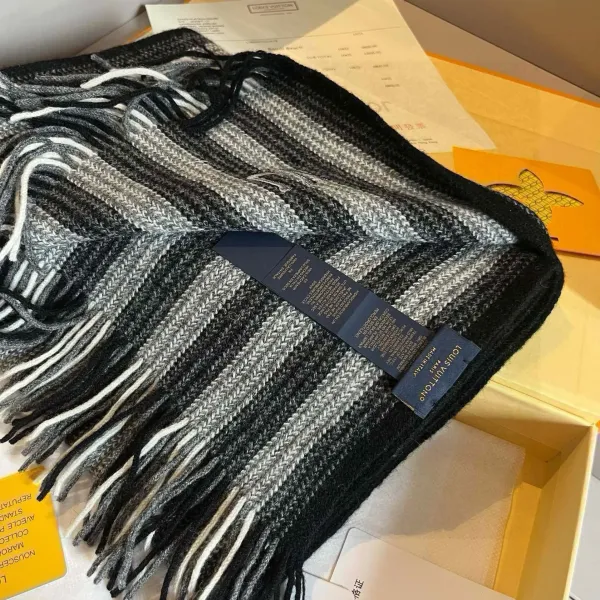 【LOUIS VUITTON ルイヴィトン】スカーフ 35*180CM 241207 【LOUIS VUITTON ルイヴィトン】スカーフ 35*180CM 241207
