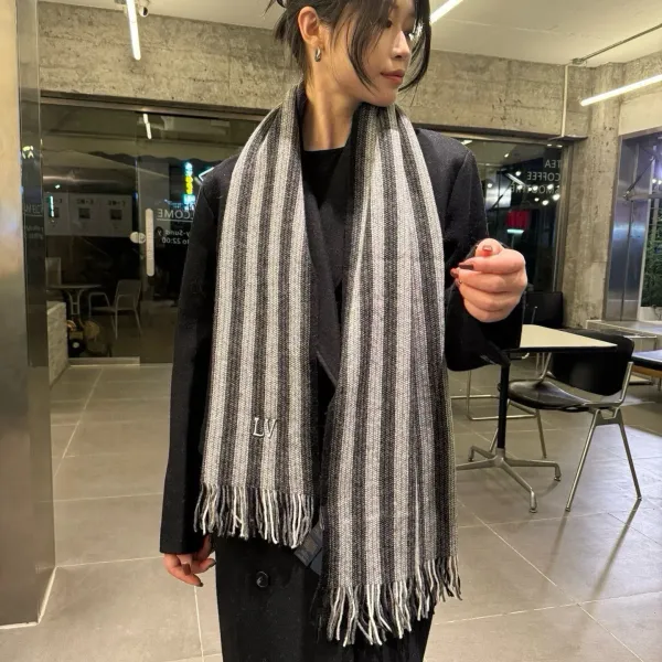 【LOUIS VUITTON ルイヴィトン】スカーフ 35*180CM 241207 【LOUIS VUITTON ルイヴィトン】スカーフ 35*180CM 241207