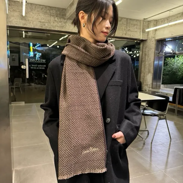 【LOUIS VUITTON ルイヴィトン】スカーフ 30*180CM 241207 【LOUIS VUITTON ルイヴィトン】スカーフ 30*180CM 241207