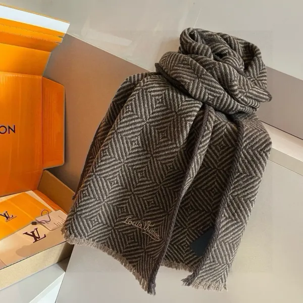 【LOUIS VUITTON ルイヴィトン】スカーフ 30*180CM 241207 【LOUIS VUITTON ルイヴィトン】スカーフ 30*180CM 241207