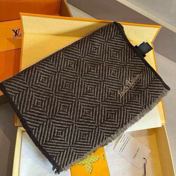 【LOUIS VUITTON ルイヴィトン】スカーフ 30*180CM 241207 【LOUIS VUITTON ルイヴィトン】スカーフ 30*180CM 241207