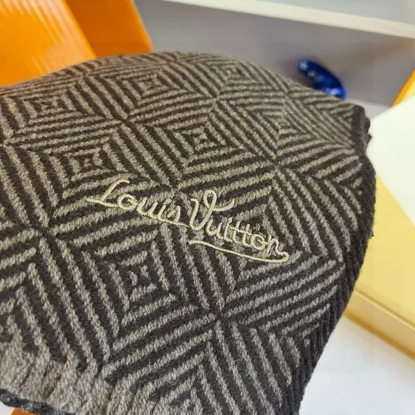 【LOUIS VUITTON ルイヴィトン】スカーフ 30*180CM 241207 【LOUIS VUITTON ルイヴィトン】スカーフ 30*180CM 241207
