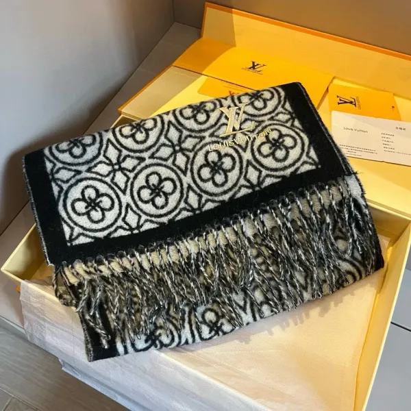【LOUIS VUITTON ルイヴィトン】スカーフ 30*180CM 241207 【LOUIS VUITTON ルイヴィトン】スカーフ 30*180CM 241207