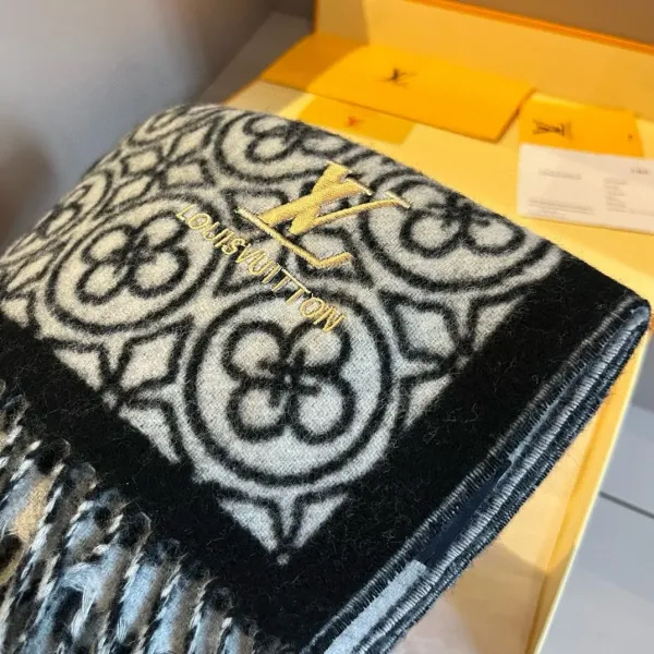 【LOUIS VUITTON ルイヴィトン】スカーフ 30*180CM 241207 【LOUIS VUITTON ルイヴィトン】スカーフ 30*180CM 241207