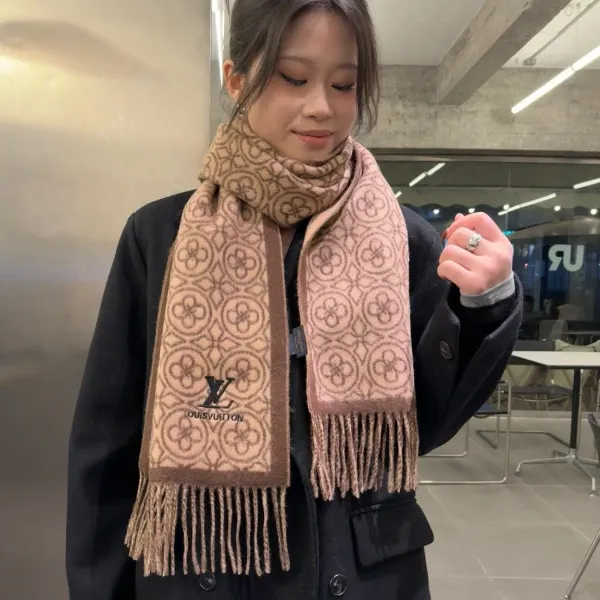 【LOUIS VUITTON ルイヴィトン】スカーフ 30*180CM 241207 【LOUIS VUITTON ルイヴィトン】スカーフ 30*180CM 241207