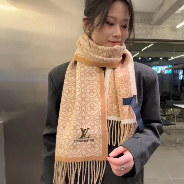 【LOUIS VUITTON ルイヴィトン】スカーフ 30*180CM 241207 【LOUIS VUITTON ルイヴィトン】スカーフ 30*180CM 241207