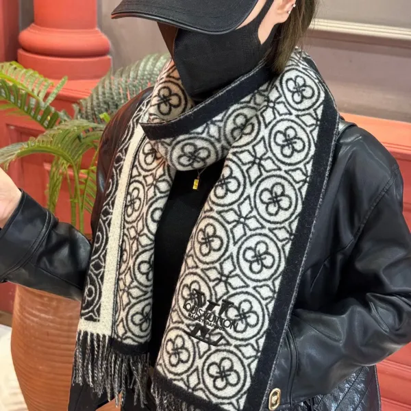 【LV LOUIS VUITTON ルイ·ヴィトン】 スカーフ 30*180cm  241107