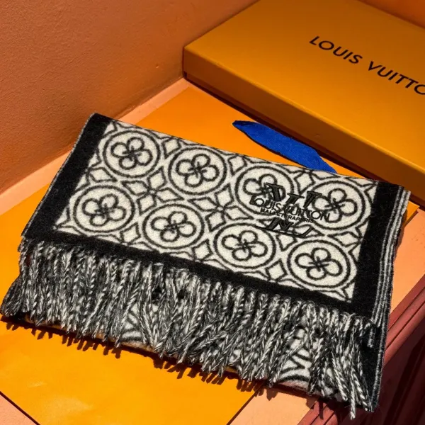 【LV LOUIS VUITTON ルイ·ヴィトン】 スカーフ 30*180cm  241107