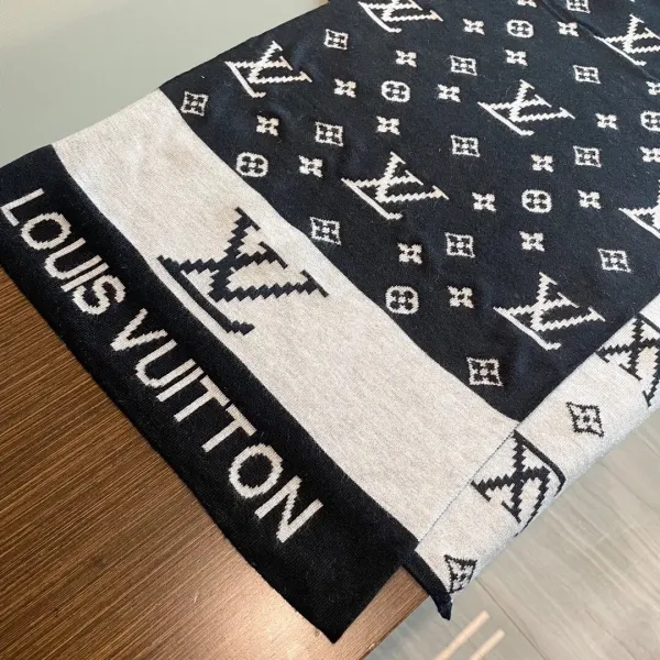 【LV LOUIS VUITTON ルイ·ヴィトン】 スカーフ 30*180cm 241107 【LV LOUIS VUITTON ルイ·ヴィトン】 スカーフ 30*180cm 241107