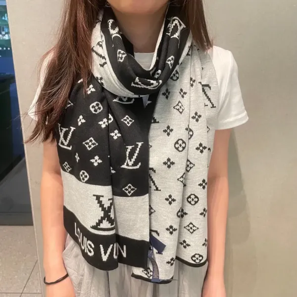 【LV LOUIS VUITTON ルイ·ヴィトン】 スカーフ 30*180cm 241107 【LV LOUIS VUITTON ルイ·ヴィトン】 スカーフ 30*180cm 241107