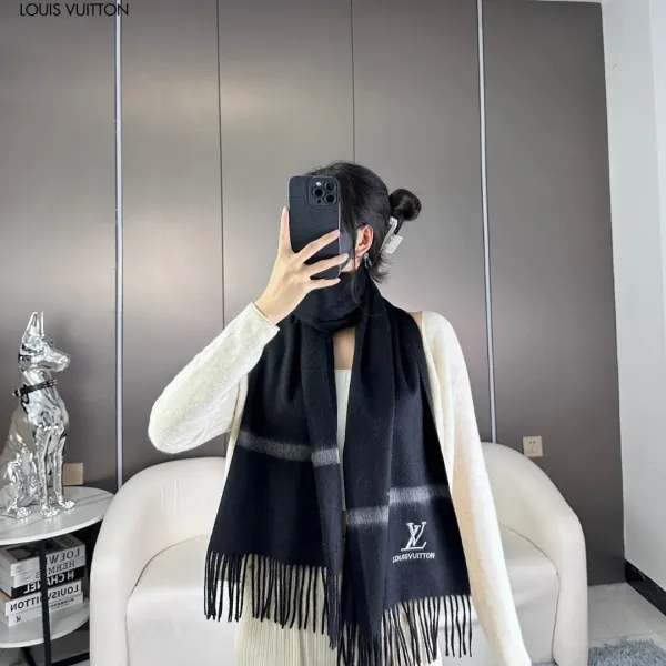 【LV LOUIS VUITTON ルイ·ヴィトン】 スカーフ 35*180cm 241107 【LV LOUIS VUITTON ルイ·ヴィトン】 スカーフ 35*180cm 241107