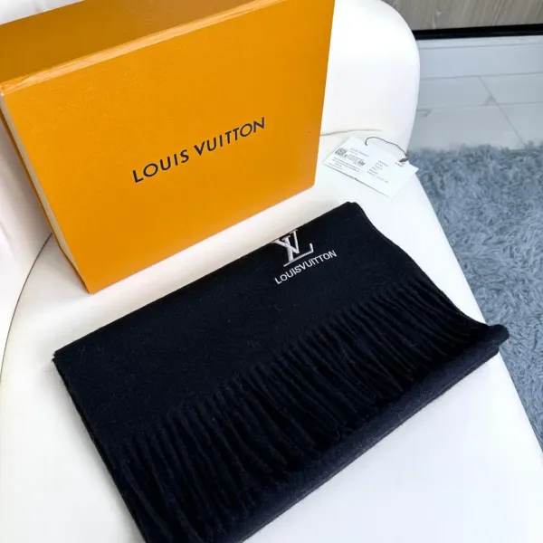 【LV LOUIS VUITTON ルイ·ヴィトン】 スカーフ 35*180cm 241107 【LV LOUIS VUITTON ルイ·ヴィトン】 スカーフ 35*180cm 241107