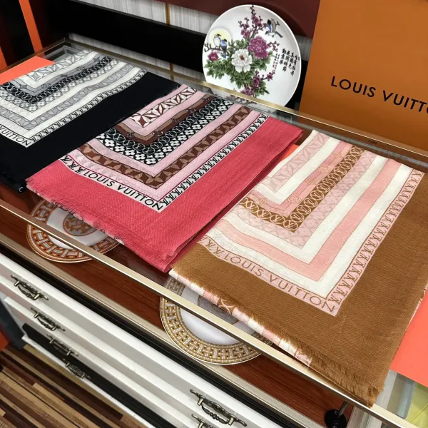 【LV LOUIS VUITTON ルイ·ヴィトン】 スカーフ 100*200cm 241107 【LV LOUIS VUITTON ルイ·ヴィトン】 スカーフ 100*200cm 241107