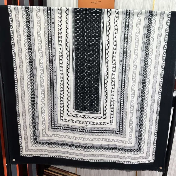 【LV LOUIS VUITTON ルイ·ヴィトン】 スカーフ 100*200cm 241107 【LV LOUIS VUITTON ルイ·ヴィトン】 スカーフ 100*200cm 241107