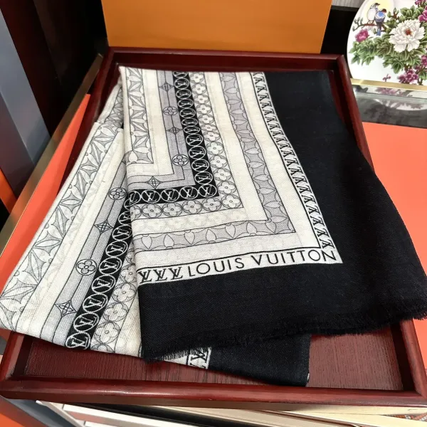 【LV LOUIS VUITTON ルイ·ヴィトン】 スカーフ 100*200cm 241107 【LV LOUIS VUITTON ルイ·ヴィトン】 スカーフ 100*200cm 241107
