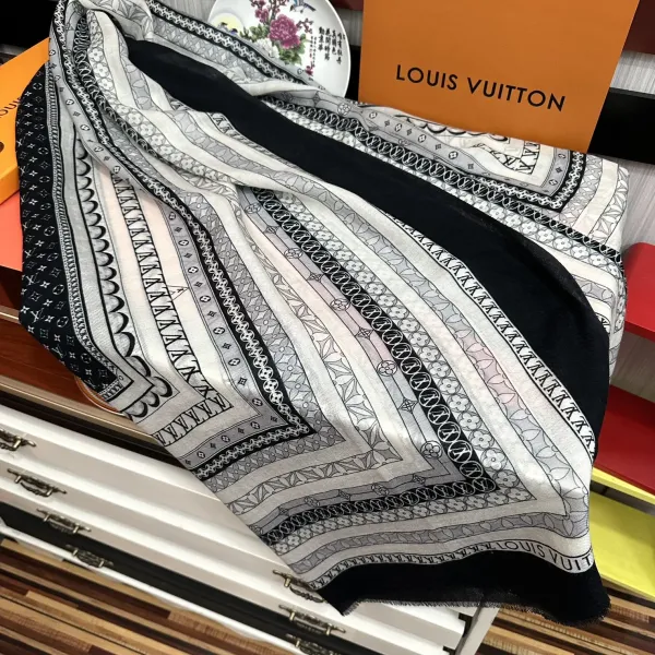 【LV LOUIS VUITTON ルイ·ヴィトン】 スカーフ 100*200cm 241107 【LV LOUIS VUITTON ルイ·ヴィトン】 スカーフ 100*200cm 241107