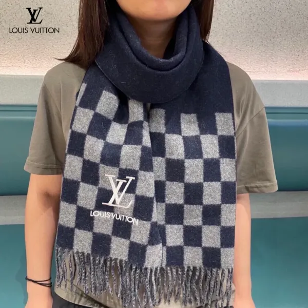 【LV LOUIS VUITTON ルイ·ヴィトン】 スカーフ 32*180cm 241107 【LV LOUIS VUITTON ルイ·ヴィトン】 スカーフ 32*180cm 241107