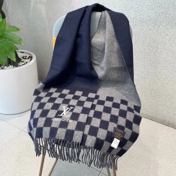 【LV LOUIS VUITTON ルイ·ヴィトン】 スカーフ 32*180cm 241107 【LV LOUIS VUITTON ルイ·ヴィトン】 スカーフ 32*180cm 241107