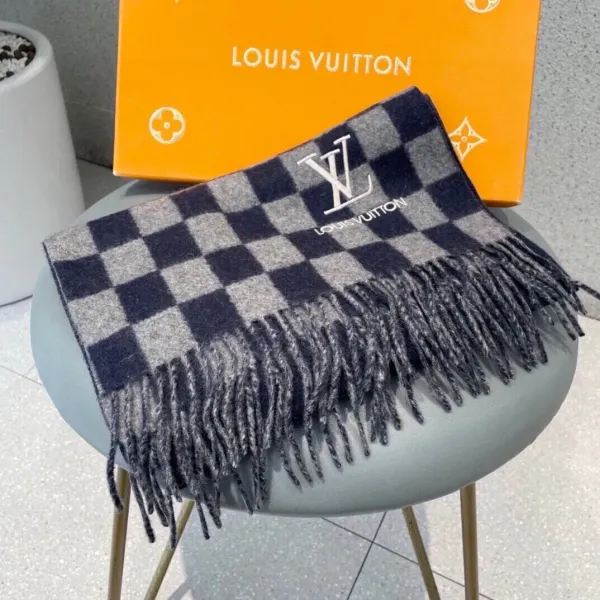 【LV LOUIS VUITTON ルイ·ヴィトン】 スカーフ 32*180cm 241107 【LV LOUIS VUITTON ルイ·ヴィトン】 スカーフ 32*180cm 241107