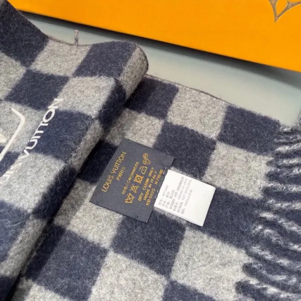 【LV LOUIS VUITTON ルイ·ヴィトン】 スカーフ 32*180cm 241107 【LV LOUIS VUITTON ルイ·ヴィトン】 スカーフ 32*180cm 241107