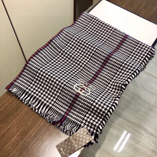 【GUCCI グッチ】スカーフ 90*200CM 241209 【GUCCI グッチ】スカーフ 90*200CM 241209